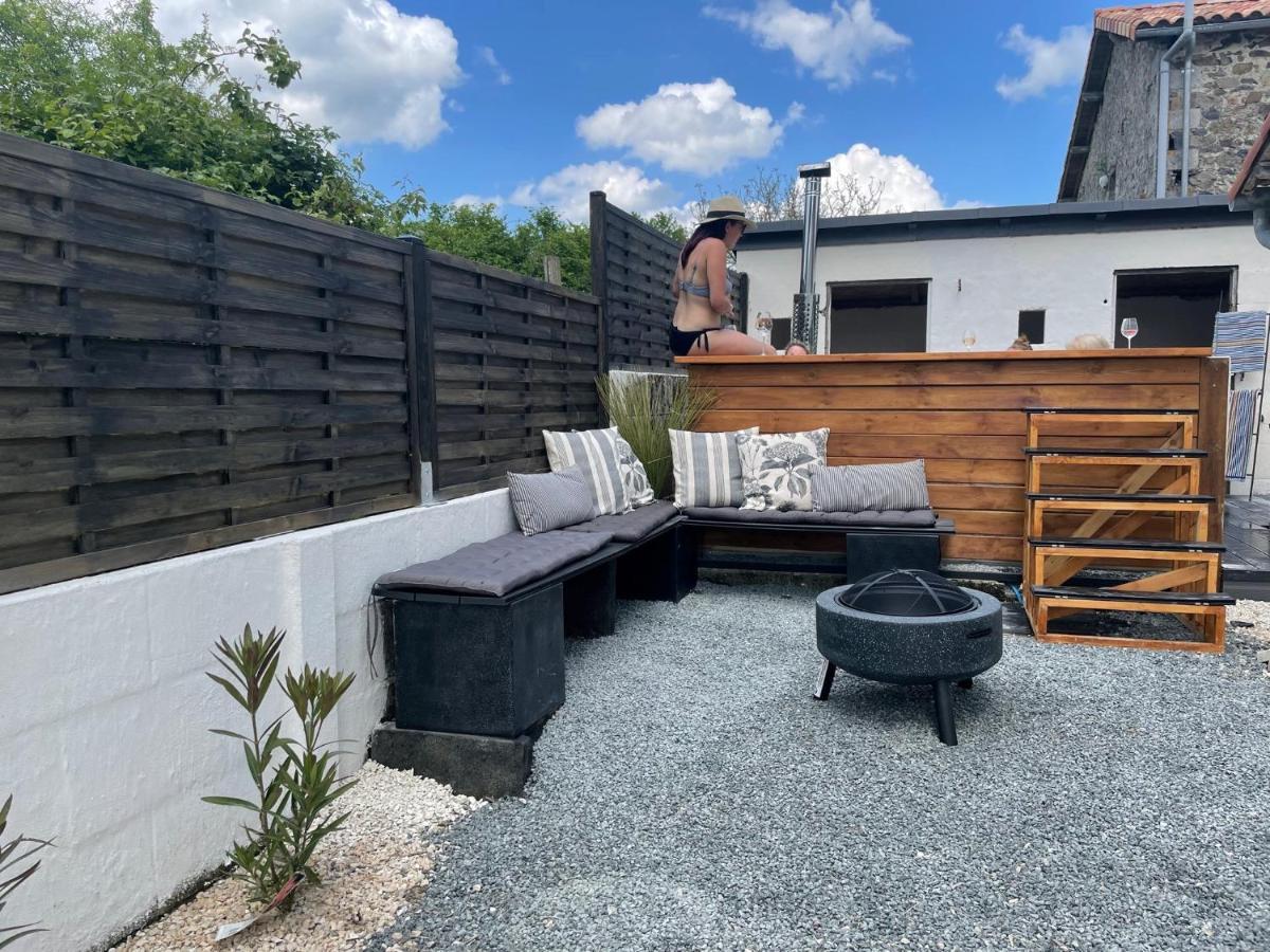 Beautiful Cottage With Private Plunge Pool/Hot Tub - 40 Mins From Puy Du Fou La Chapelle-Saint-Etienne Ngoại thất bức ảnh