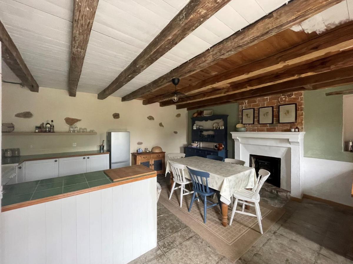 Beautiful Cottage With Private Plunge Pool/Hot Tub - 40 Mins From Puy Du Fou La Chapelle-Saint-Etienne Ngoại thất bức ảnh