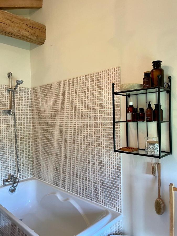 Beautiful Cottage With Private Plunge Pool/Hot Tub - 40 Mins From Puy Du Fou La Chapelle-Saint-Etienne Ngoại thất bức ảnh